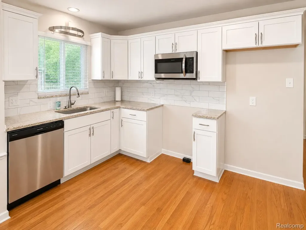 20552 Huntington Avenue Harper Woods City MI 48225