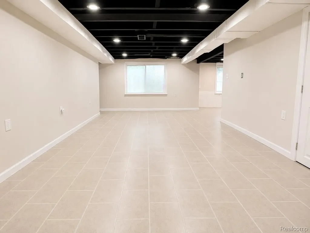 20552 Huntington Avenue Harper Woods City MI 48225