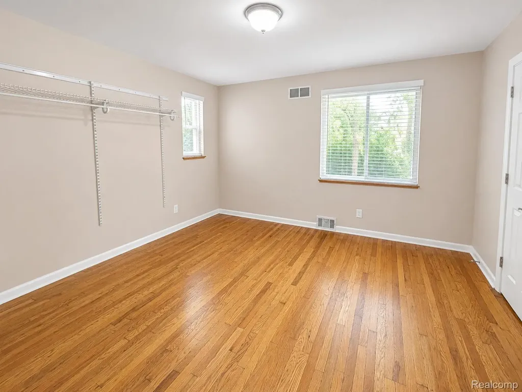 20552 Huntington Avenue Harper Woods City MI 48225