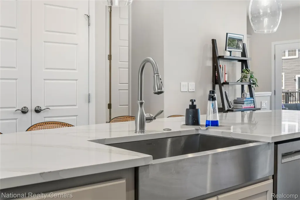 212 S Sydney Court Plymouth City MI 48170