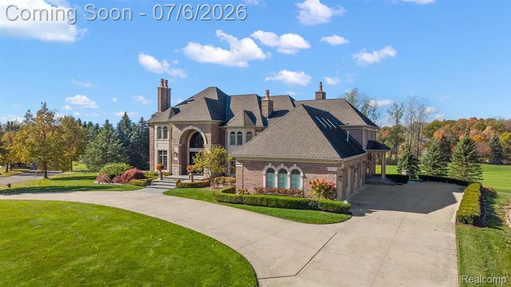 4650 Gatehouse Court Oakland Charter Township MI 48306