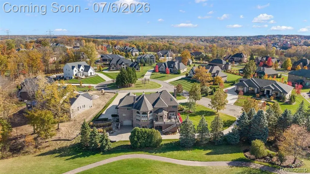 4650 Gatehouse Court Oakland Charter Township MI 48306