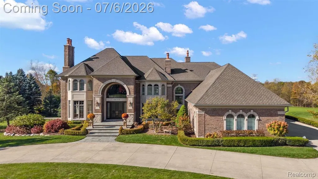 4650 Gatehouse Court Oakland Charter Township MI 48306