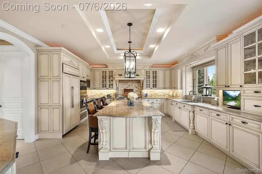 4650 Gatehouse Court Oakland Charter Township MI 48306
