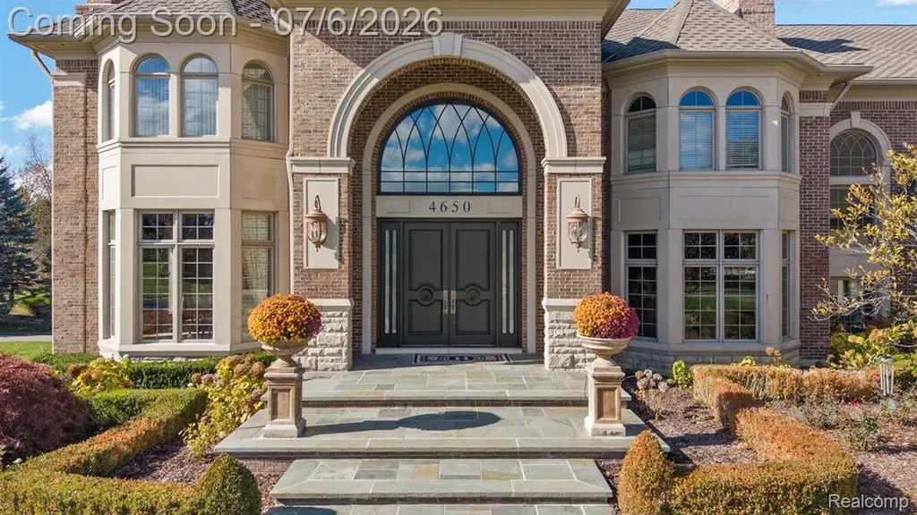 4650 Gatehouse Court Oakland Charter Township MI 48306