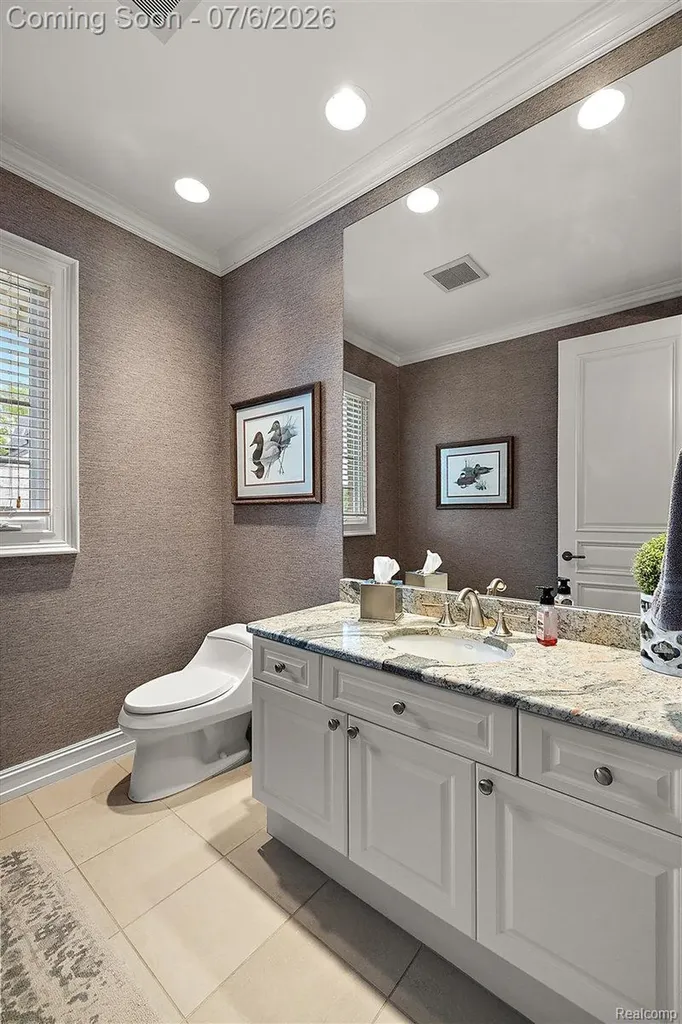 4650 Gatehouse Court Oakland Charter Township MI 48306