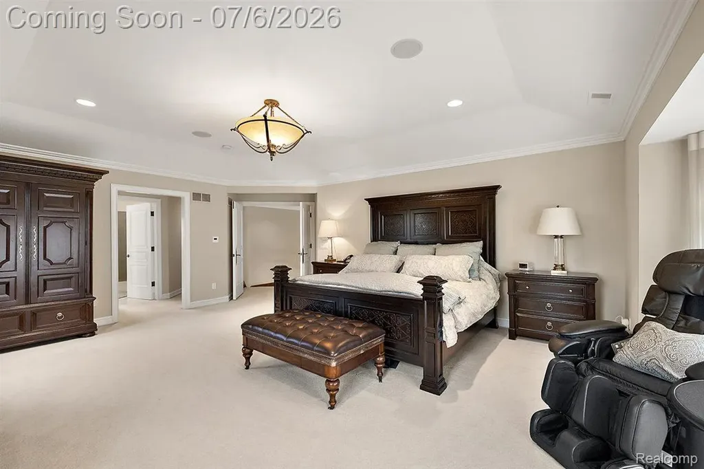 4650 Gatehouse Court Oakland Charter Township MI 48306