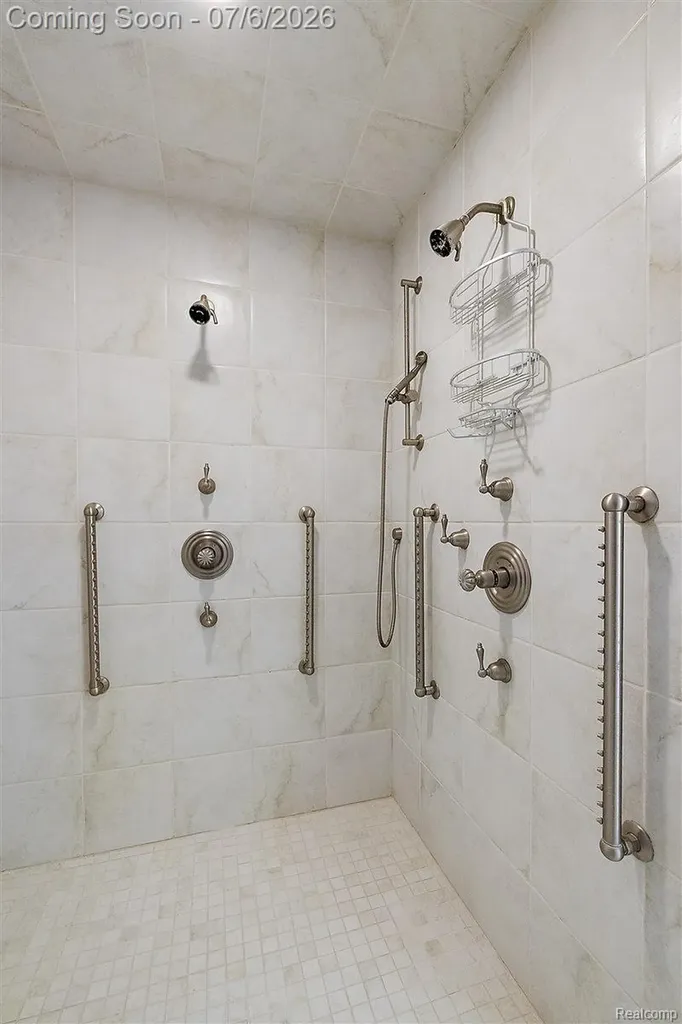 4650 Gatehouse Court Oakland Charter Township MI 48306