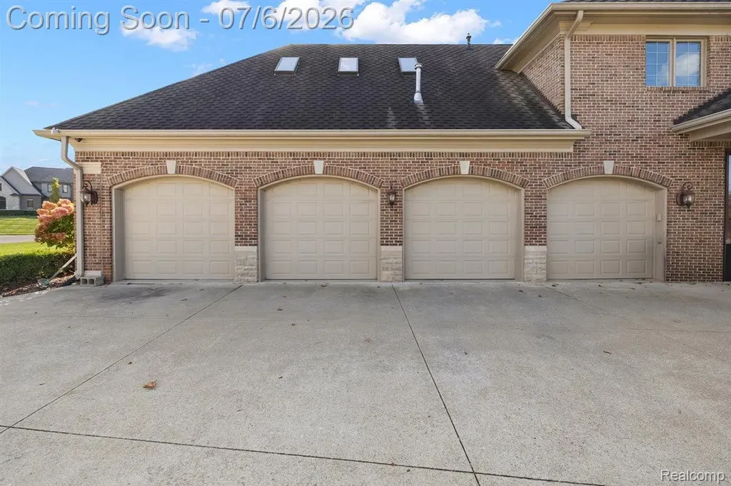 4650 Gatehouse Court Oakland Charter Township MI 48306