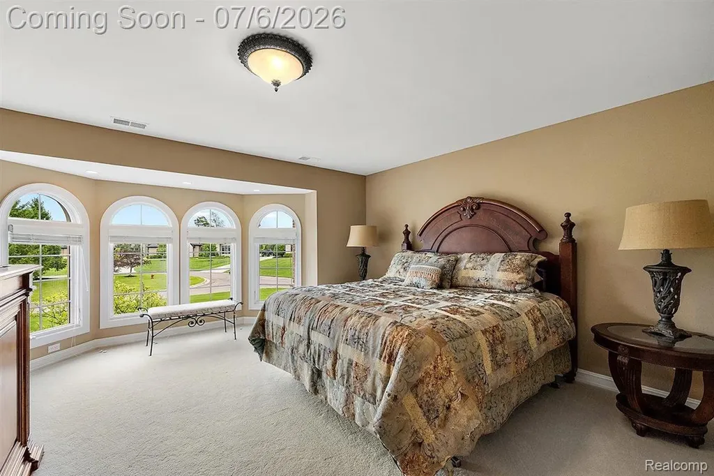 4650 Gatehouse Court Oakland Charter Township MI 48306