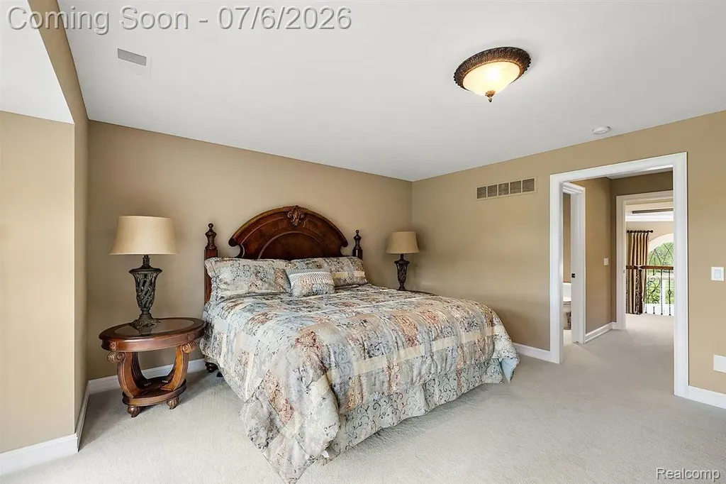 4650 Gatehouse Court Oakland Charter Township MI 48306