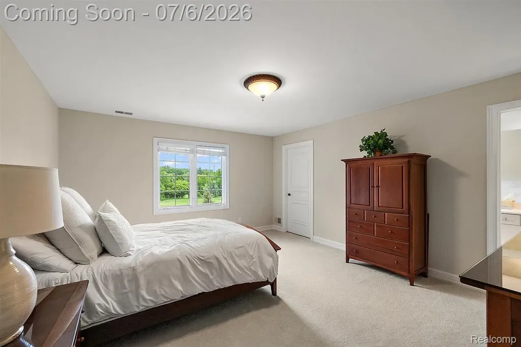 4650 Gatehouse Court Oakland Charter Township MI 48306