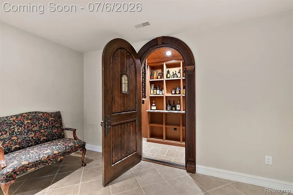 4650 Gatehouse Court Oakland Charter Township MI 48306