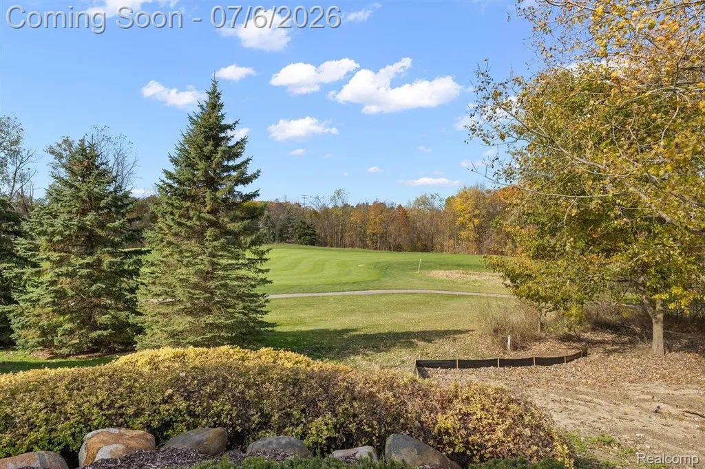 4650 Gatehouse Court Oakland Charter Township MI 48306