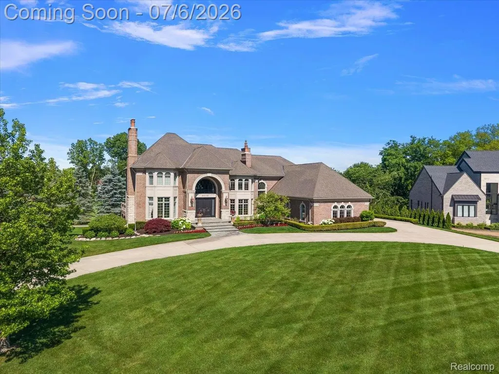 4650 Gatehouse Court Oakland Charter Township MI 48306