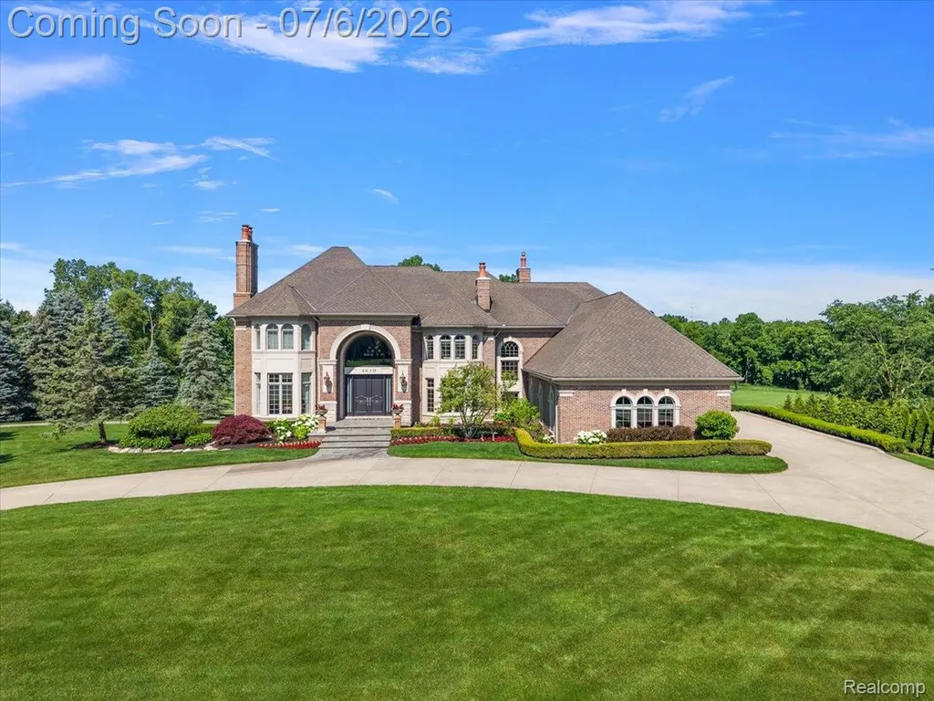4650 Gatehouse Court Oakland Charter Township MI 48306