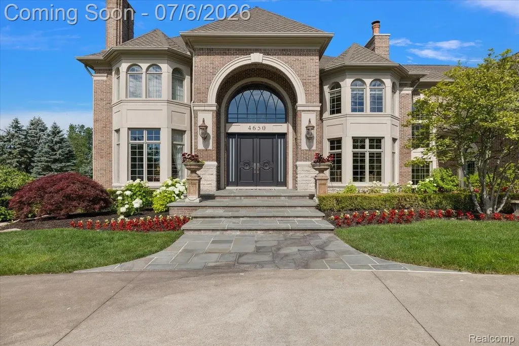 4650 Gatehouse Court Oakland Charter Township MI 48306