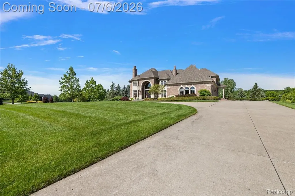 4650 Gatehouse Court Oakland Charter Township MI 48306