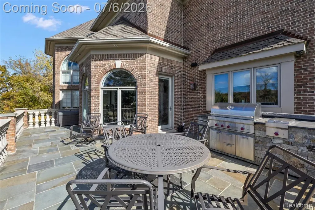 4650 Gatehouse Court Oakland Charter Township MI 48306