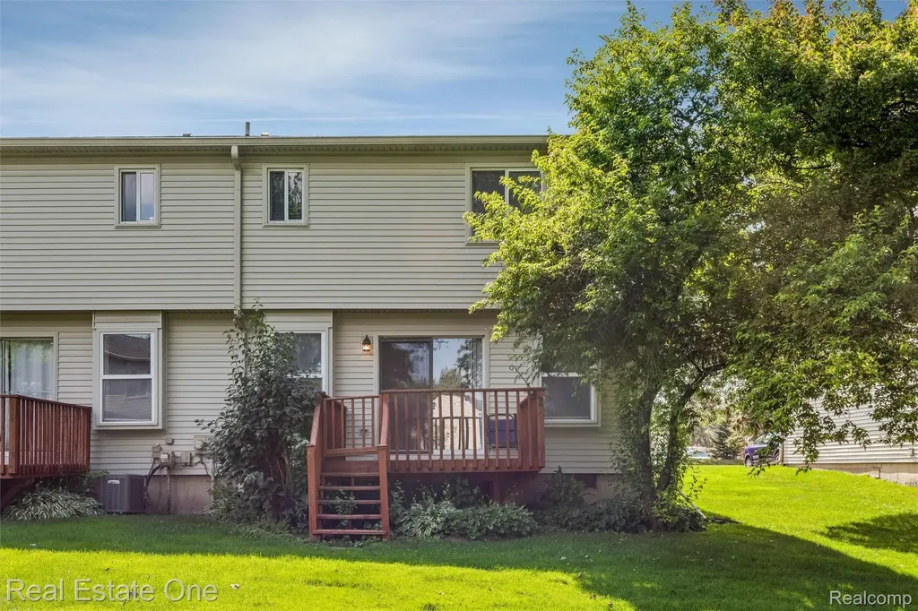 1361 Lochaven Road Waterford Charter Township MI 48327