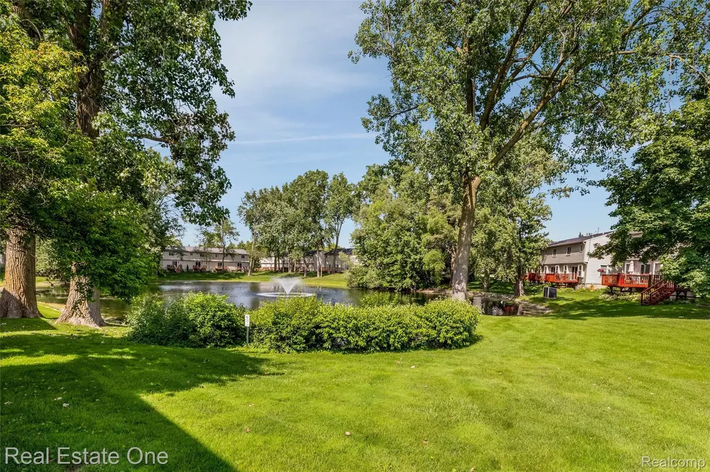 1361 Lochaven Road Waterford Charter Township MI 48327