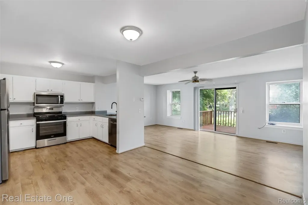 1361 Lochaven Road Waterford Charter Township MI 48327