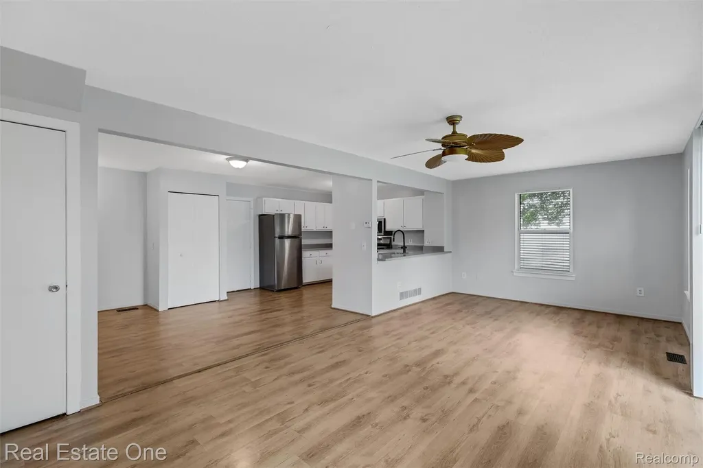 1361 Lochaven Road Waterford Charter Township MI 48327