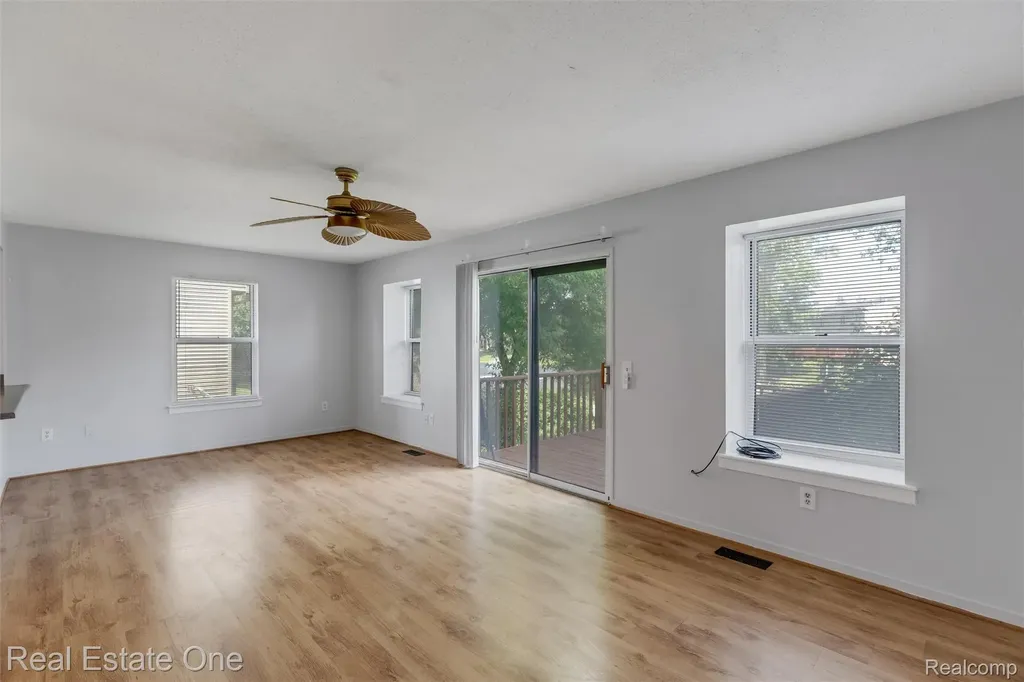 1361 Lochaven Road Waterford Charter Township MI 48327