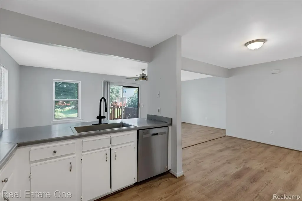 1361 Lochaven Road Waterford Charter Township MI 48327