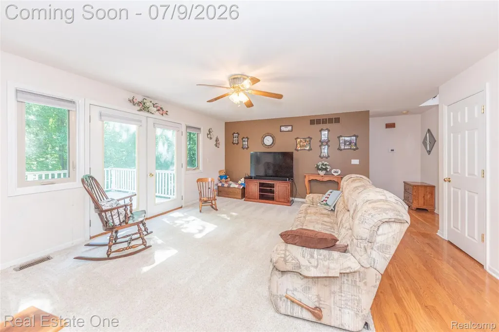 7965 Howard Street Hamburg Township MI 48189
