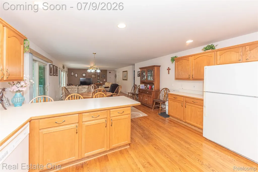 7965 Howard Street Hamburg Township MI 48189