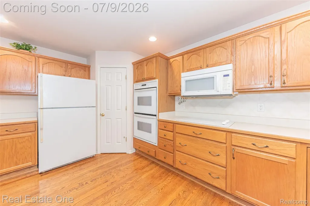 7965 Howard Street Hamburg Township MI 48189