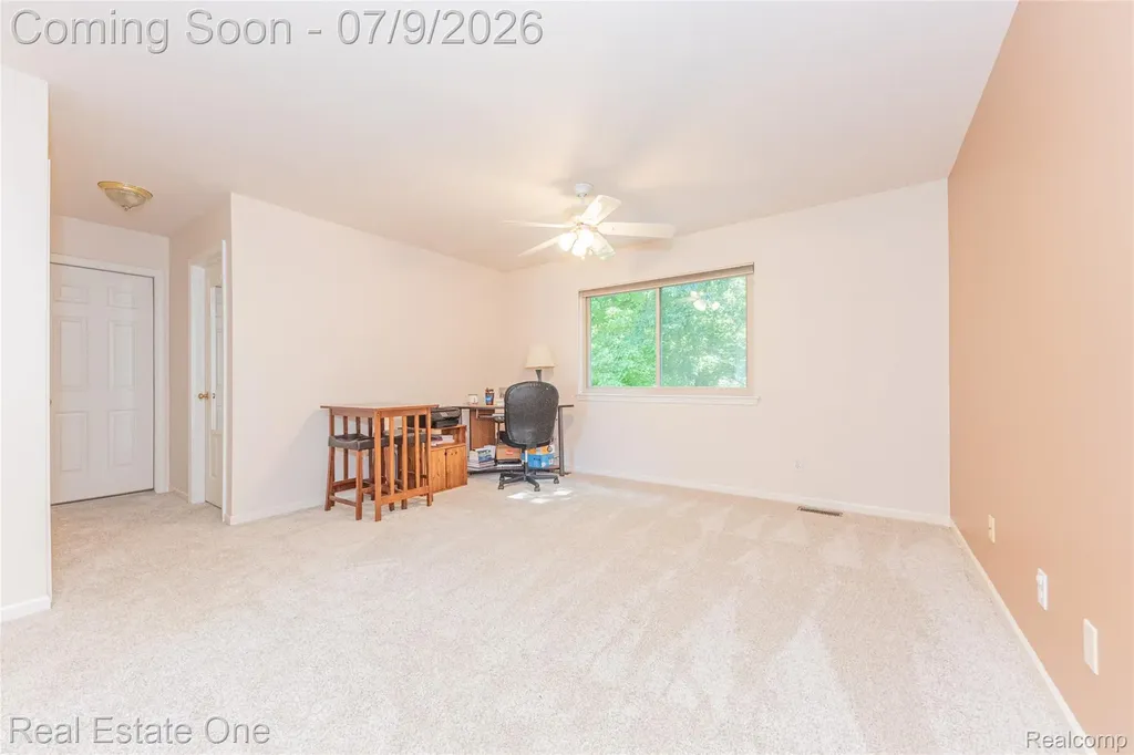 7965 Howard Street Hamburg Township MI 48189