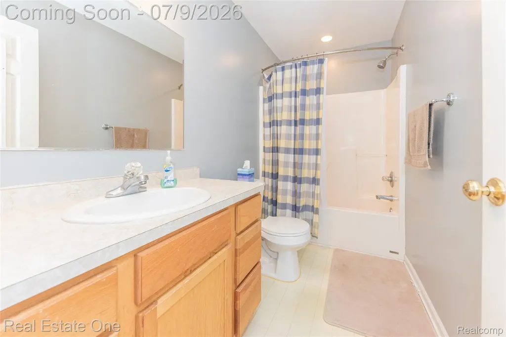7965 Howard Street Hamburg Township MI 48189