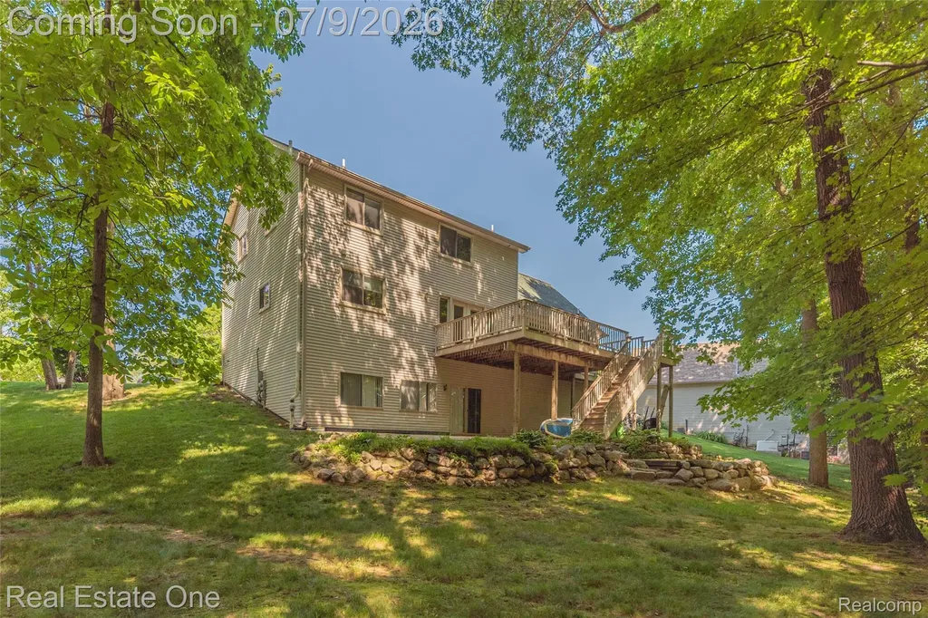 7965 Howard Street Hamburg Township MI 48189