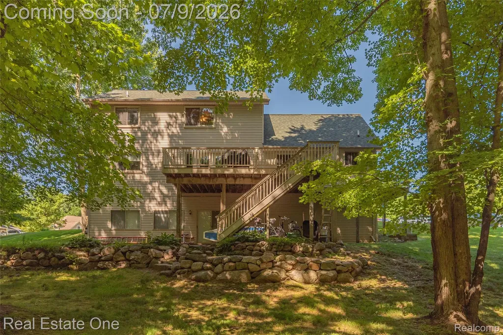 7965 Howard Street Hamburg Township MI 48189