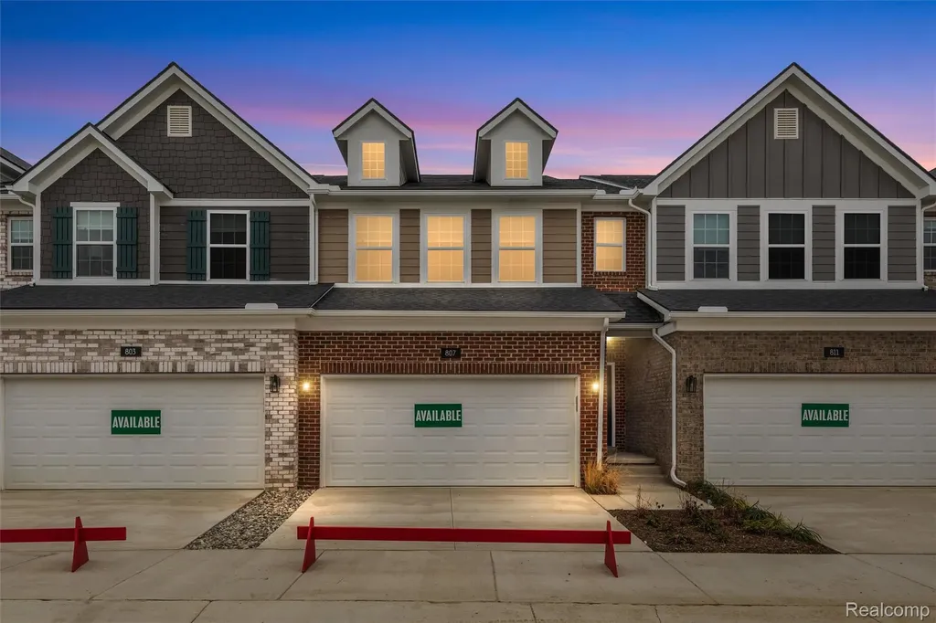 807 Balmoral Lane Troy City MI 48085