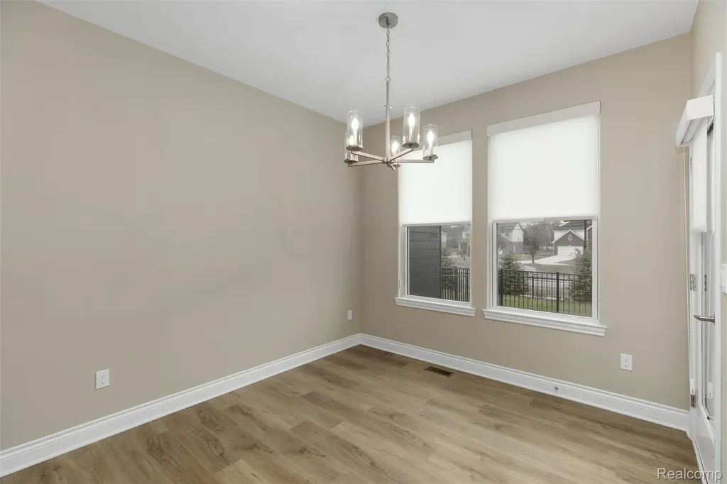 807 Balmoral Lane Troy City MI 48085