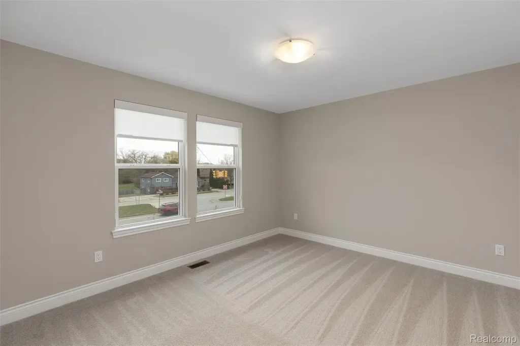 807 Balmoral Lane Troy City MI 48085