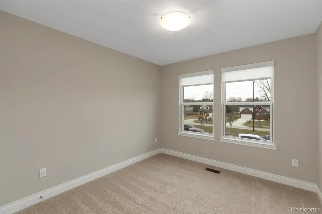 807 Balmoral Lane Troy City MI 48085