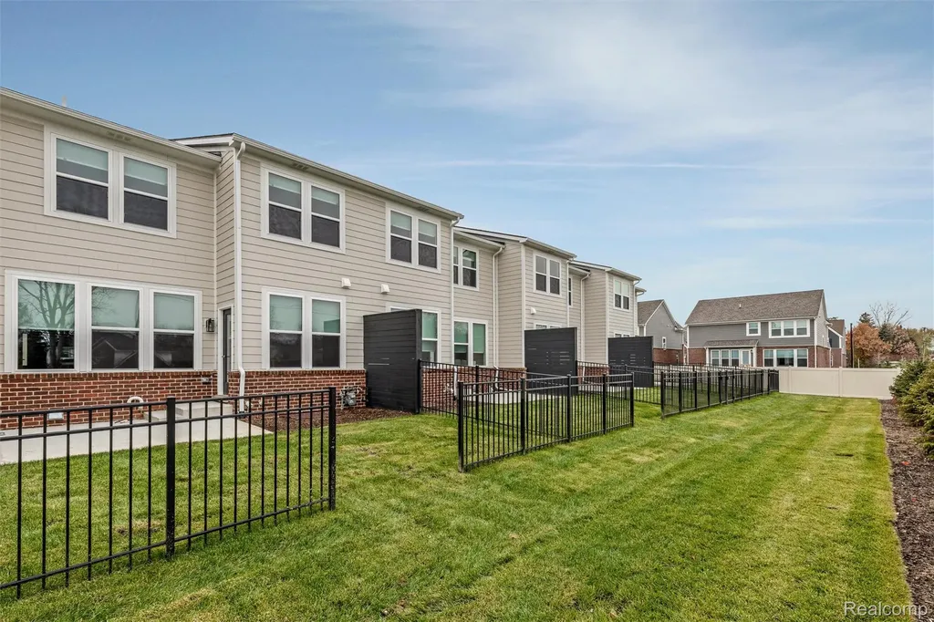 807 Balmoral Lane Troy City MI 48085