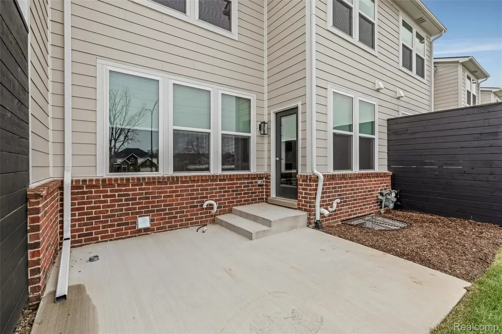807 Balmoral Lane Troy City MI 48085