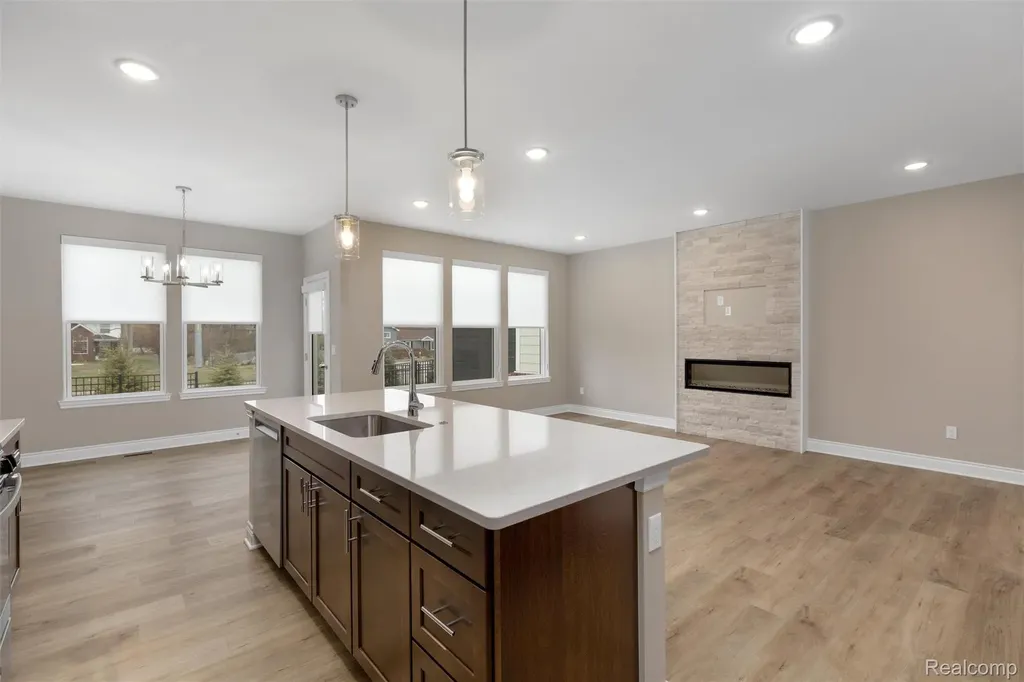 807 Balmoral Lane Troy City MI 48085