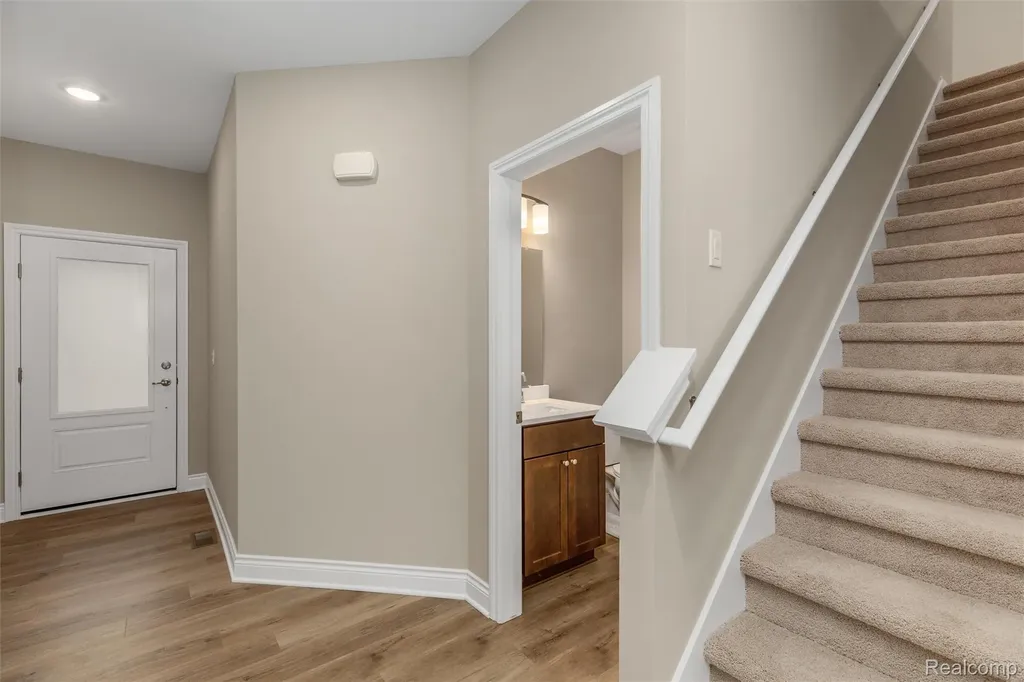 807 Balmoral Lane Troy City MI 48085