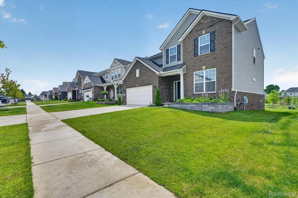 20983 Calabrese Drive Lyon Charter Township MI 48178