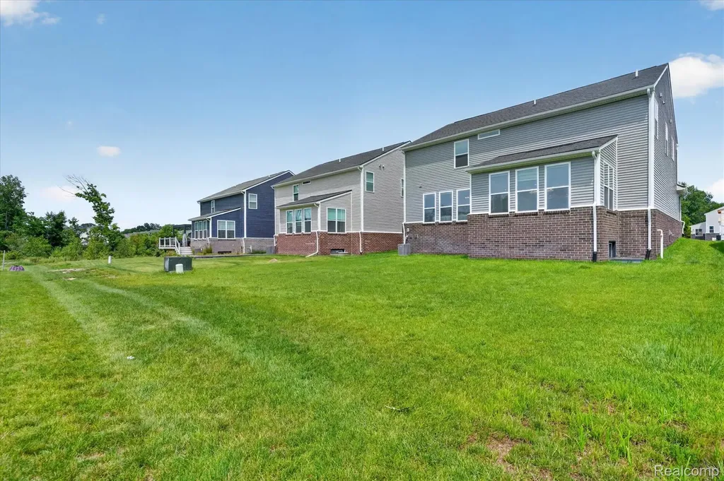 20983 Calabrese Drive Lyon Charter Township MI 48178