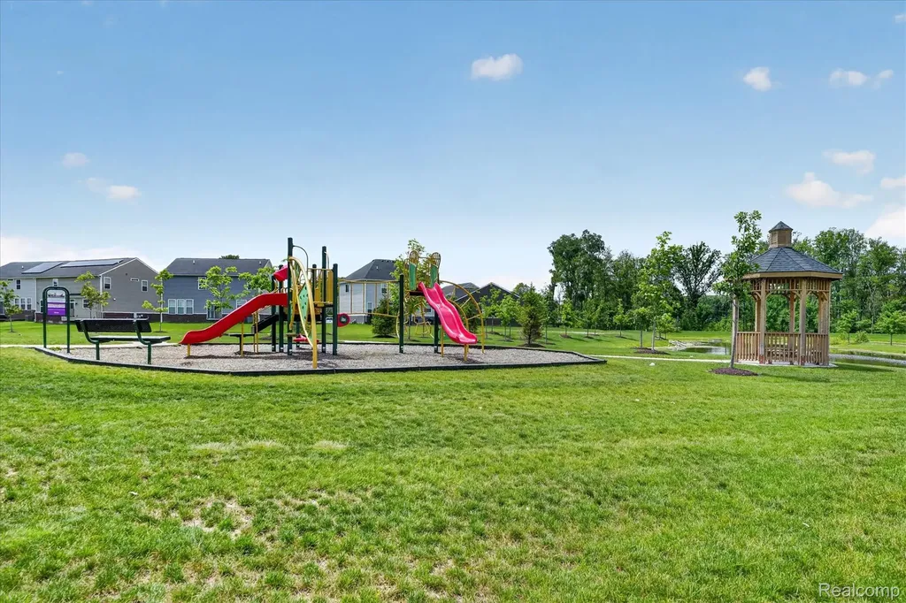 20983 Calabrese Drive Lyon Charter Township MI 48178
