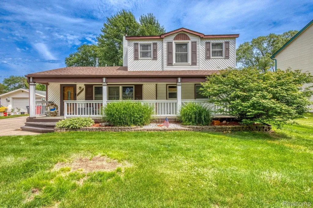 39076 Winkler Street Harrison Charter Township MI 48045