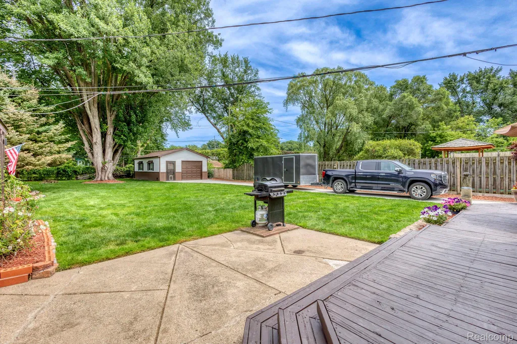 39076 Winkler Street Harrison Charter Township MI 48045