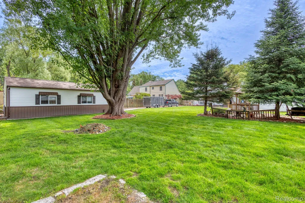 39076 Winkler Street Harrison Charter Township MI 48045